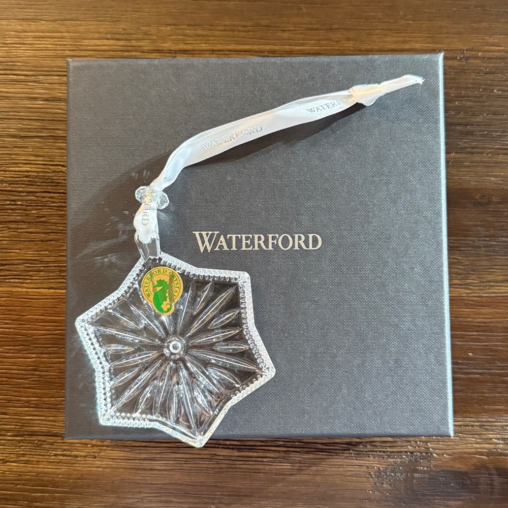 Waterford Crystal 2019 Celebrate the Season Snow Crystal Ornament - Picture 2 of 9